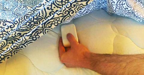 La razón de poner un jabón debajo de la almohada: Cuando sepas porqué lo harás también